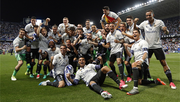 在被迫中距 在被迫中距